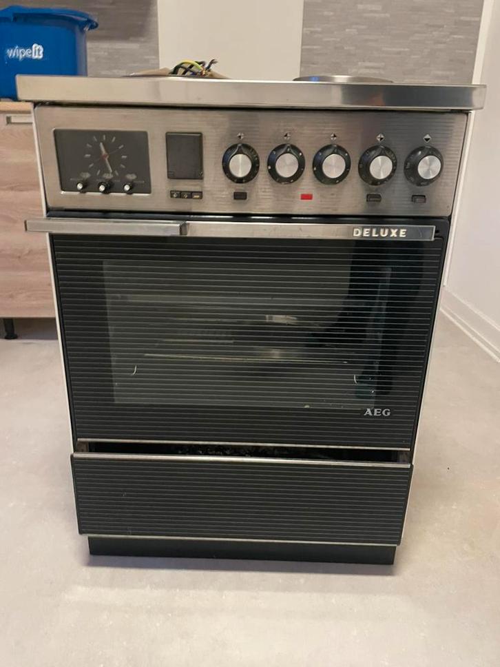 Elektrisch fornuis, Elektronische apparatuur, Fornuizen, Gebruikt, Elektrisch, 4 kookzones, Ophalen of Verzenden