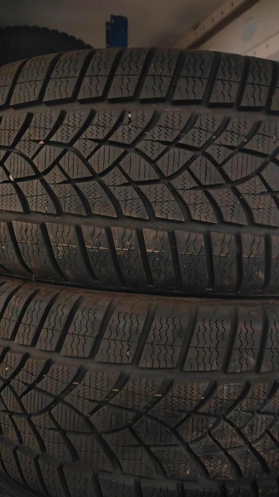 235/55r18 Goodyear 50€ l'unité avec montage et équilibrage, Autos : Divers, Pièces de sport automobile, Enlèvement