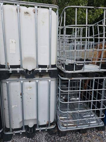 Cages de 1000 litres et conteneurs en zinc