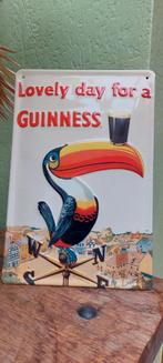 Plaque en Métal Embossé Guinness, Collections, Marques de bière, Panneau, Plaque ou Plaquette publicitaire, Autres marques, Envoi