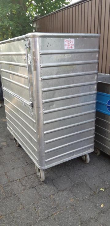 bakwagens voor magazijnen  // volledig alu  // zeer stevig beschikbaar voor biedingen