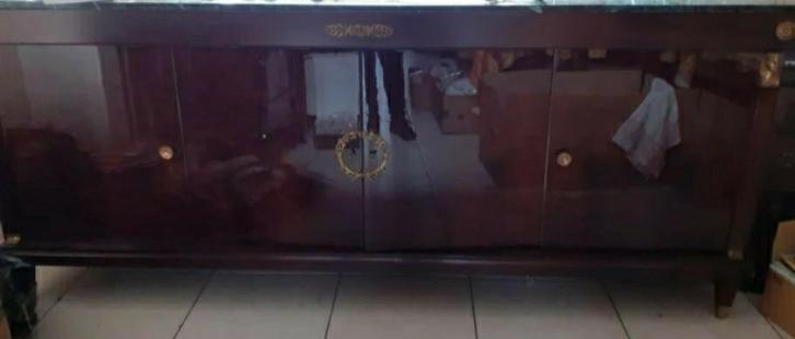 Meuble buffet en acajou avec portes. Livraison possible., Maison & Meubles, Armoires | Buffets, Comme neuf, Moins de 100 cm, 50 à 100 cm