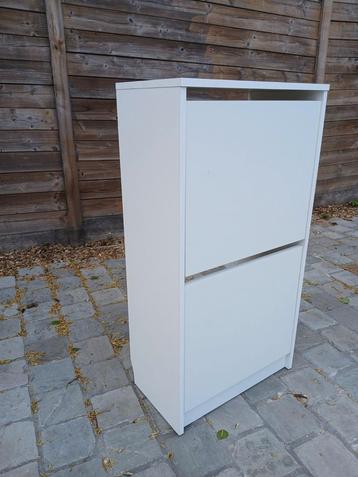 Schoenenkast beschikbaar voor biedingen