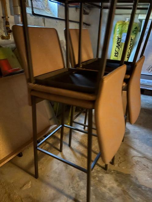 2 barkrukken, Huis en Inrichting, Barkrukken, Gebruikt, 60 tot 90 cm, Leer, Metaal, 2 krukken, Met voetsteun, Ophalen