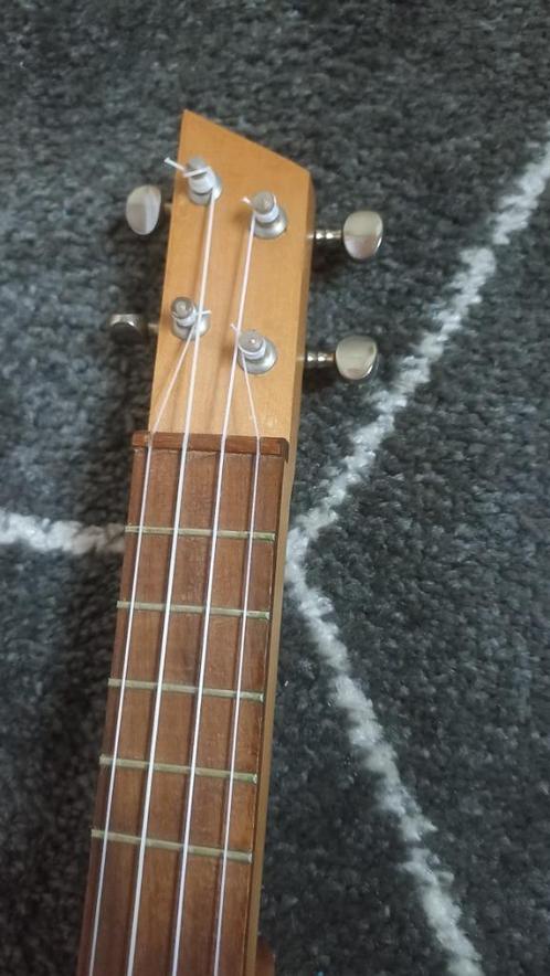 unieke ukelele, Muziek en Instrumenten, Snaarinstrumenten | Overige, Zo goed als nieuw, Ukelele, Ophalen