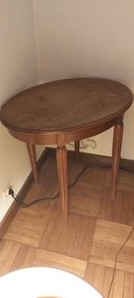 2 eiken houten tafeltjes, Ophalen