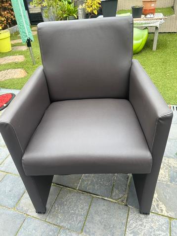 Eetkamerstoelen zwaar lederen model muizengrijs, armleuning. beschikbaar voor biedingen