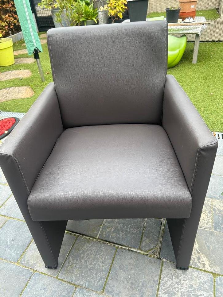 Eetkamerstoelen zwaar lederen model muizengrijs, armleuning., Huis en Inrichting, Stoelen, Zo goed als nieuw, Vijf, Zes of meer stoelen