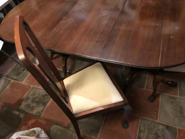 Acajou tafel met bijpassende stoelen , tafel is splitsbaar ., Antiek en Kunst, Antiek | Meubels | Tafels, Ophalen