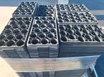 Ongeveer 500 Mara trays 8-8,5-9 (18 gaats), Ophalen, Zo goed als nieuw