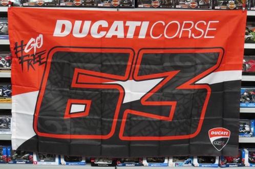 Francesco Bagnaia Ducati vlag DBUFG416003 140 x 90 cm, Diversen, Vlaggen en Wimpels, Nieuw, Ophalen of Verzenden