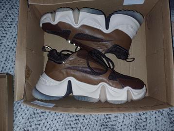 Baskets steve madden marron 39 beschikbaar voor biedingen