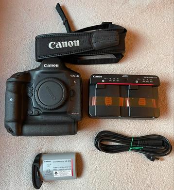 Canon EOS-1D X Mark III – Under 1,000 Shots with Accessories beschikbaar voor biedingen