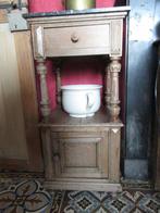 ancienne table de nuit, beau petit meuble d'appoint, Maison & Meubles, Chambre à coucher | Tables de chevet, Enlèvement, Utilisé