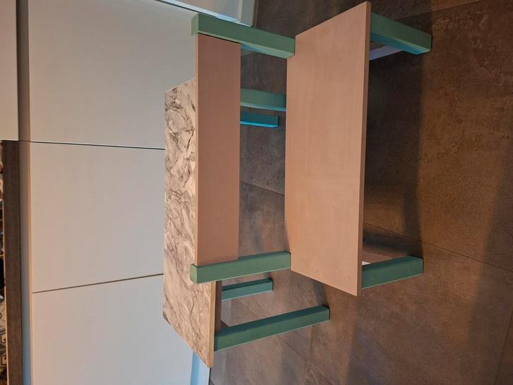 houten tafeltje en bankje, Kinderen en Baby's, Kinderkamer | Tafels en Stoelen, Gebruikt, Ophalen