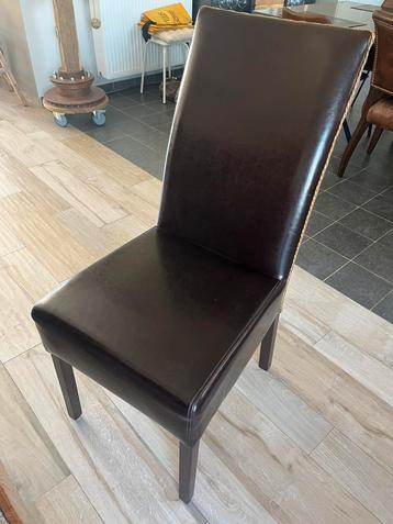 Stoelen beschikbaar voor biedingen