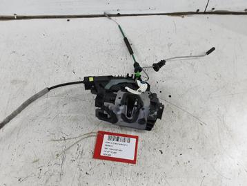 PORTIERSLOT RECHTS ACHTER C (W205) (A2220064099) beschikbaar voor biedingen