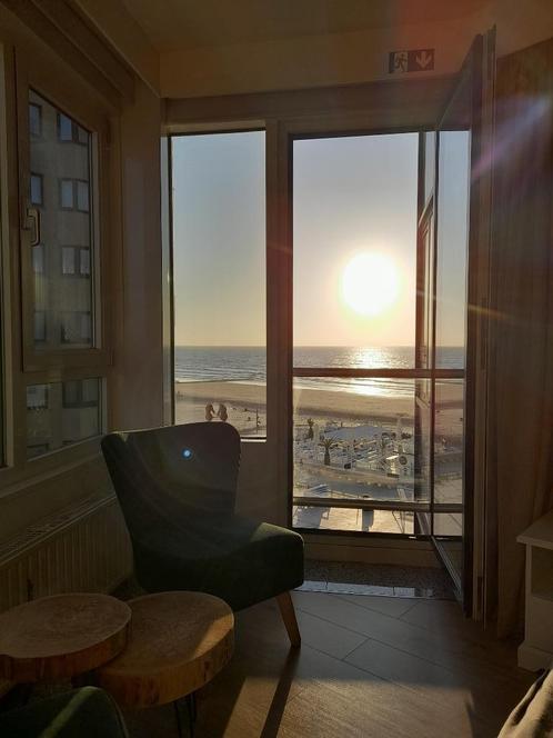 Vakantie studio te huur aan de zeedijk Westende, Immo, Appartementen en Studio's te huur, Provincie West-Vlaanderen, 20 tot 35 m²