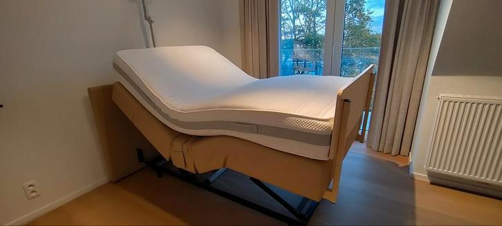 1 persoonbed Magnitude box, 120x200 electrisch, Huis en Inrichting, Slaapkamer | Bedden, Gebruikt, Ophalen