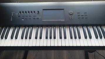 Korg Nautilus 73 + pianostandaard Slechts 2 week oud, Enlèvement, Neuf, 76 touches, Korg