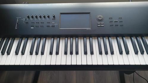 Korg Nautilus 73 + pianostandaard Slechts 2 week oud, Muziek en Instrumenten, Synthesizers, Nieuw, 76 toetsen, Korg, Ophalen