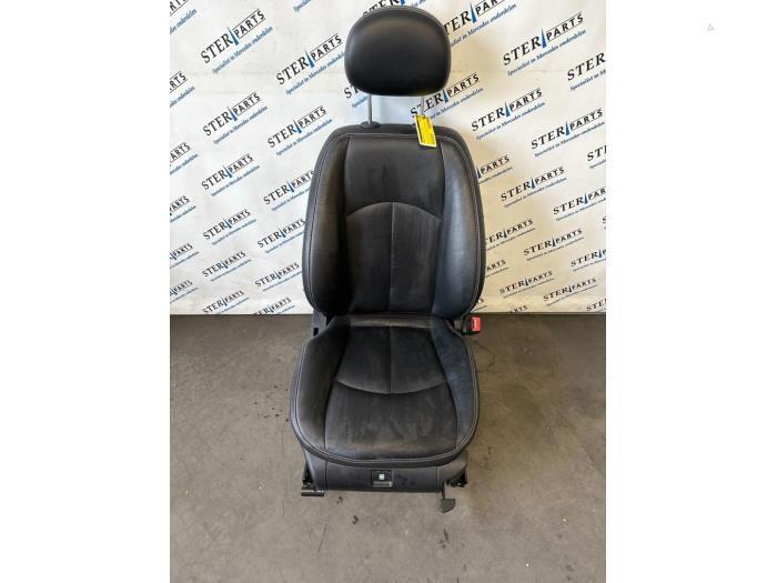 Stoel rechts van een Mercedes E-Klasse, Auto-onderdelen, Interieur en Bekleding, Mercedes-Benz, Gebruikt, 3 maanden garantie, Ophalen of Verzenden