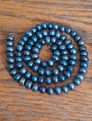 Zwarte Tahitiparels ketting. 87× parels  beschikbaar voor biedingen