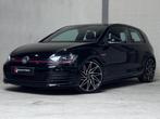Volkswagen Golf 7 GTI | 220 pk | H&R| Dynaudio | 19" Keskin, Voorwielaandrijving, Stof, Euro 6, Zwart