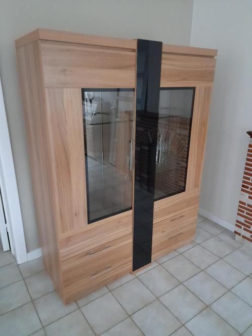 Vitrinekast met LED - vitrine avec LED, Huis en Inrichting, Kasten | Vitrinekasten, Zo goed als nieuw, 150 tot 200 cm, 100 tot 150 cm