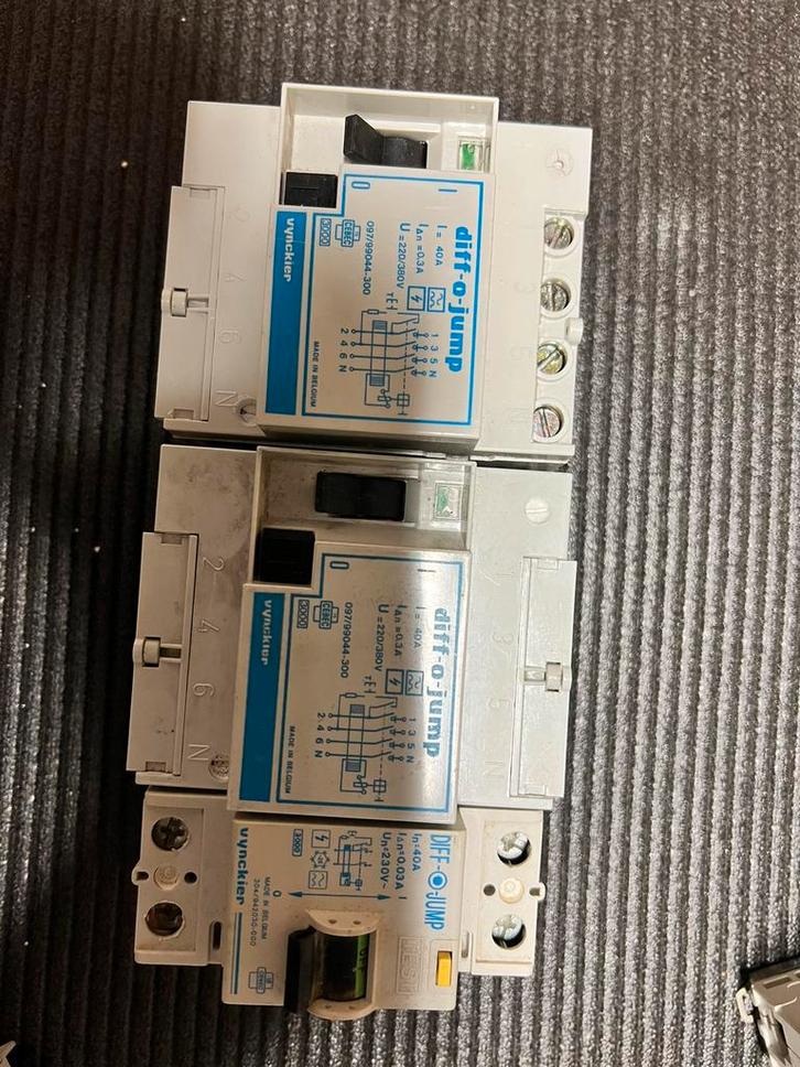 Diff, zekeringen, zekeringskast, Hobby en Vrije tijd, Elektronica-componenten, Gebruikt, Ophalen