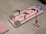 Reformly Pilates Reformer (rose) + accessoires — comme neuf, Divers, Enlèvement, Comme neuf