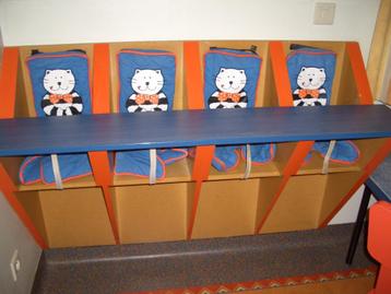 creche of onthaalmoeder kinderstoeltjes beschikbaar voor biedingen