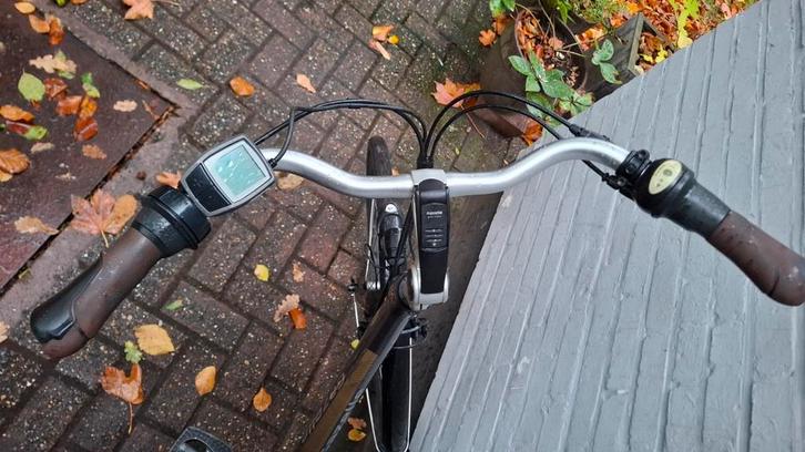 Te kapellen elektrische gazelle Bosch motor maat 53 =rijklaa, Fietsen en Brommers, Elektrische fietsen, Zo goed als nieuw, Gazelle