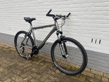 Mooie Merida matts tfs 300 mountainbike 26 inch 24 versnelli beschikbaar voor biedingen