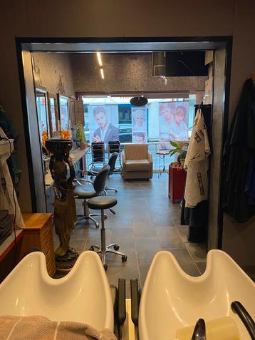 Renderende kappers salon met woning!!