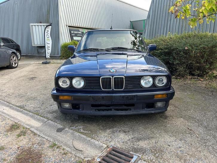 BMW 320i  6 cilinders! E30, Auto's, BMW, Particulier, 3 Reeks, Benzine, Automaat, Ophalen