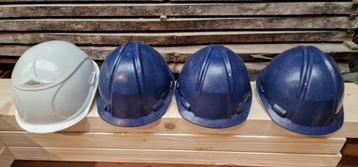 Veiligheidshelmen 3 x blauw, 1 x wit beschikbaar voor biedingen