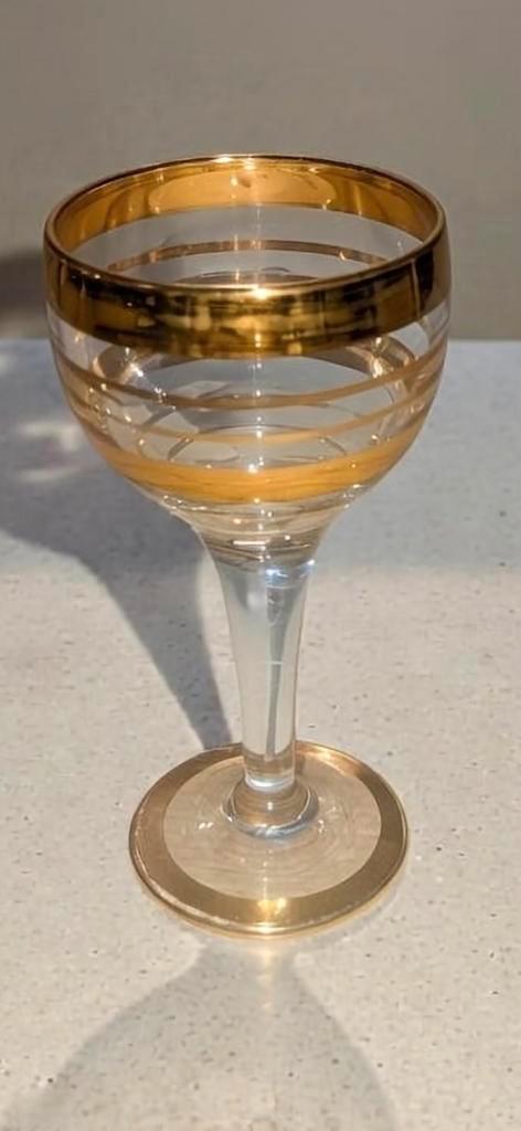 Lot de 6 verres à liqueur vintage avec décor doré, Antiquités & Art, Antiquités | Verre & Cristal, Enlèvement ou Envoi