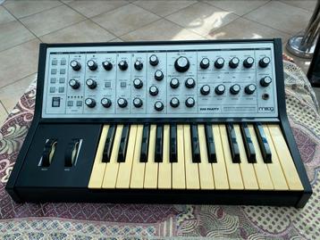 Moog sub phatty beschikbaar voor biedingen