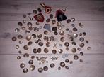 Lot knopen en insignes +100 stuks militaria, Ophalen of Verzenden
