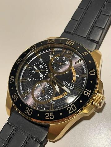 Guess W0798G3  heren horloge gold siliconen band beschikbaar voor biedingen