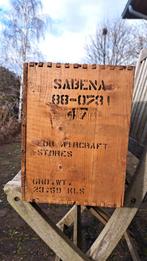 Caisse en bois  de WHISKY JOHNNIE WALKER datée 1956 SABENA, Collections