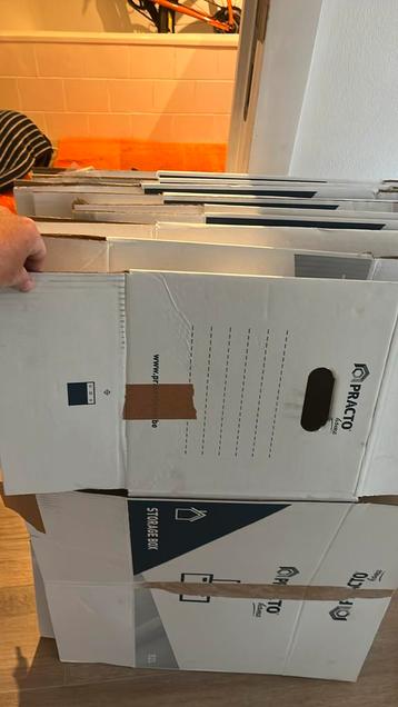 Verhuisdozen beschikbaar voor biedingen