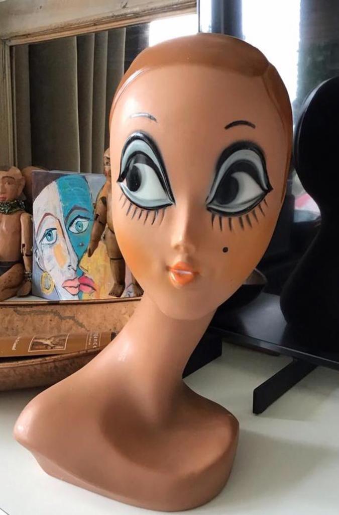 Grote Franse Twiggy buste in perfecte staat, Antiek en Kunst, Curiosa en Brocante, Ophalen of Verzenden