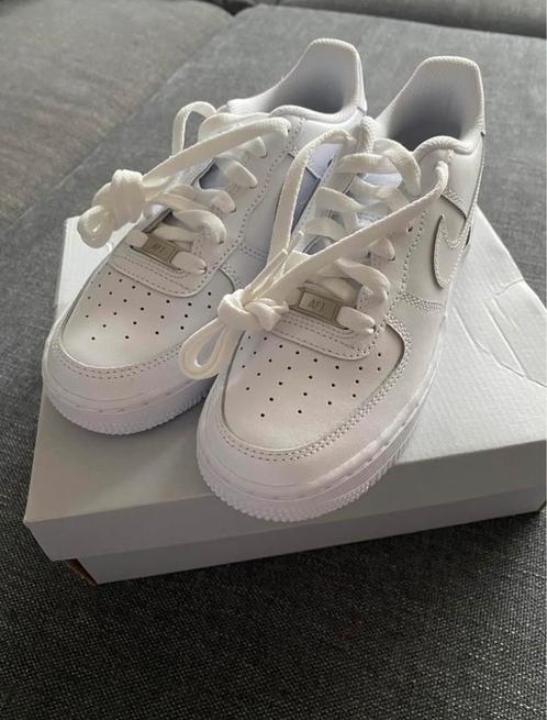 Nike Air forces 1 nieuw maat 35.5, Kinderen en Baby's, Kinderkleding | Schoenen en Sokken, Nieuw, Schoenen, Jongen of Meisje, Ophalen