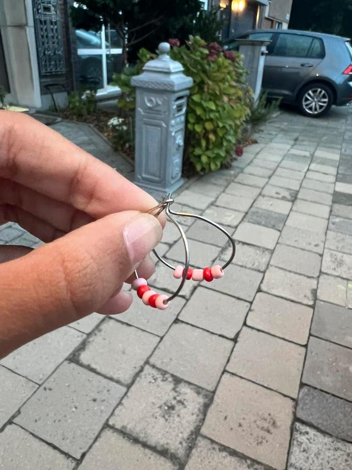 Zilveren oorbellen met pareltjes, Handtassen en Accessoires, Oorbellen, Nieuw, Hangers, Zilver, Roze, Ophalen
