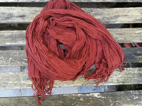 Bruine sjaal in lichte stof. Zomersjaal., Kleding | Dames, Mutsen, Sjaals en Handschoenen, Zo goed als nieuw, Sjaal, Ophalen of Verzenden