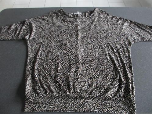 dames t'shirt met bolletjes motief, Kleding | Dames, T-shirts, Zo goed als nieuw, Maat 46/48 (XL) of groter, Zwart, Korte mouw
