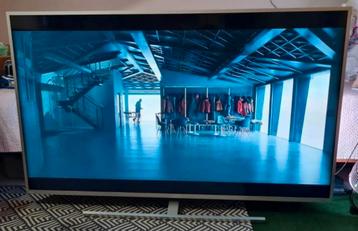 Philips 4K UHD 3 zijdige Ambilight Smart tv 2020 140cm/55inc beschikbaar voor biedingen