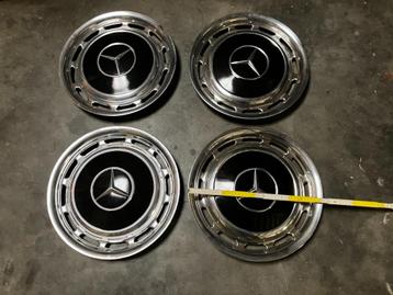 MERCEDES W123 WIELDOPPEN 15" beschikbaar voor biedingen